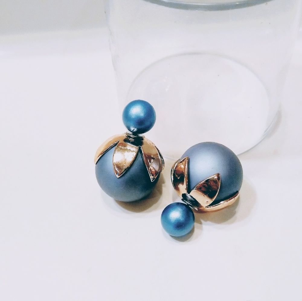 ‼️ 2/$20 Bloom Double Stud earrings